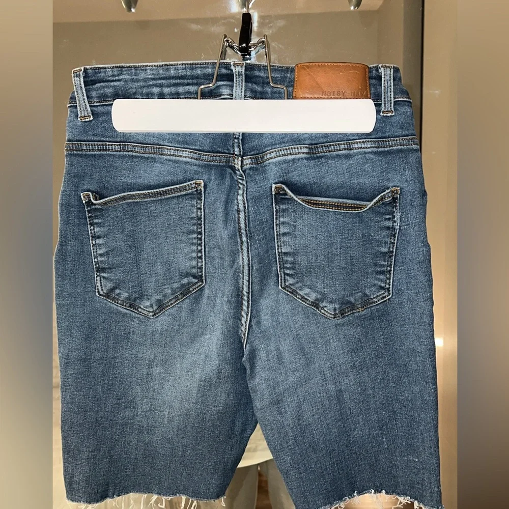 Noisy May Frill Denim Shorts - Picture 4 of 4